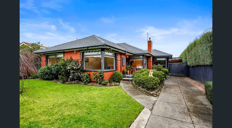 27 Palm Beach Crescent