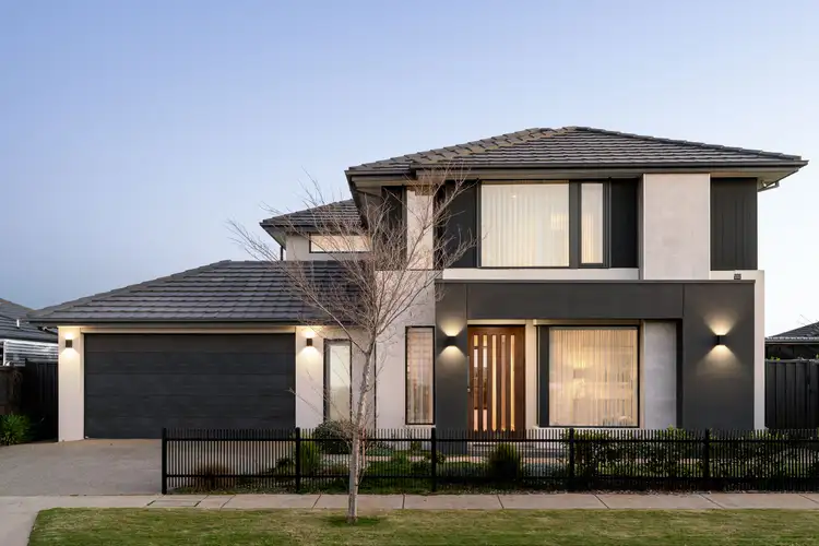 12 Meadowbank Grove