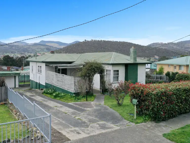 25 Southview Crescent