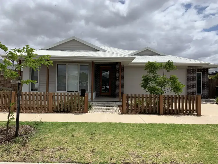 6 Cadence Avenue
