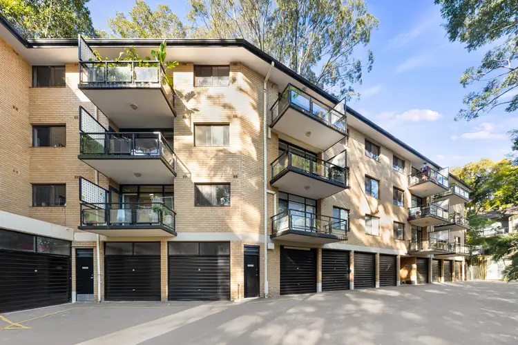 2 Peckham Avenue