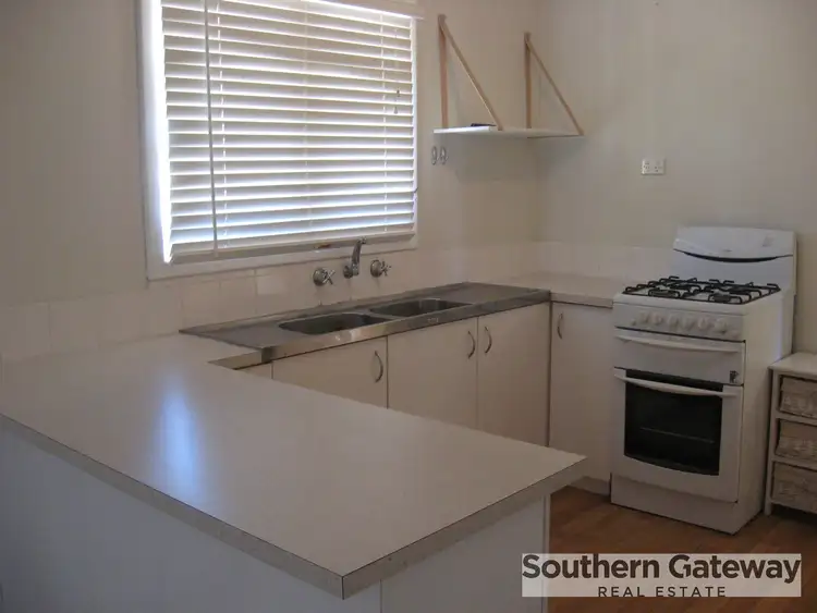 19 PEDDER WAY