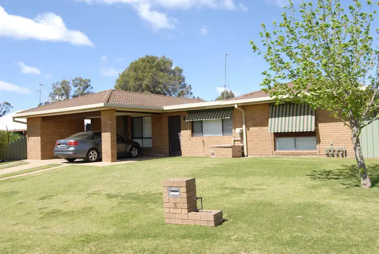 8 Lucas Court
