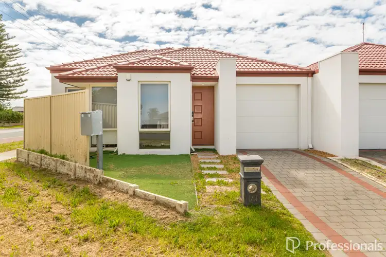 1/4 Marriot Street, Cannington WA 6107