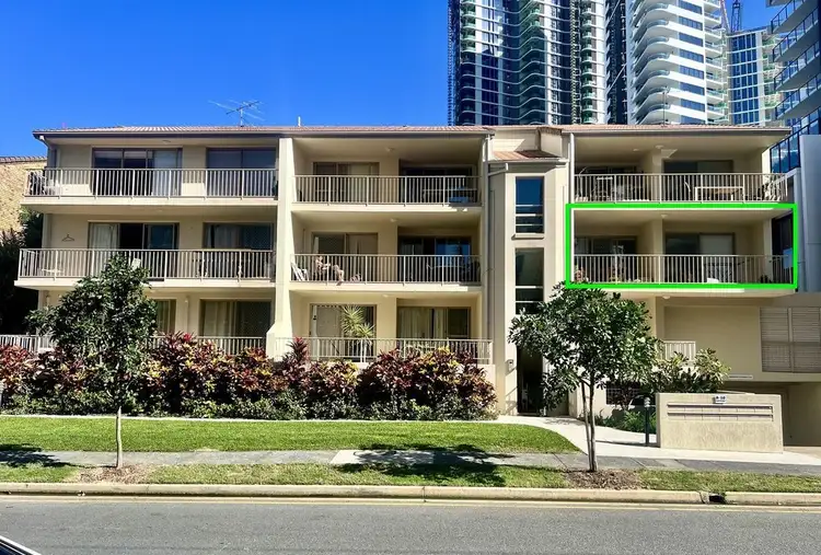 8-10 Peak Avenue