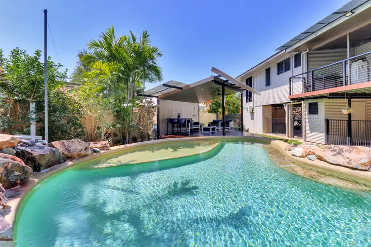 5 Bee Court
