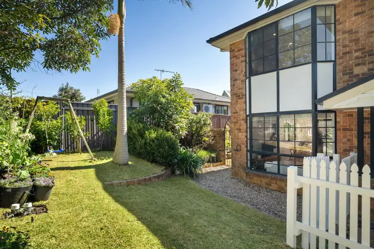 3 Chippendale Place
