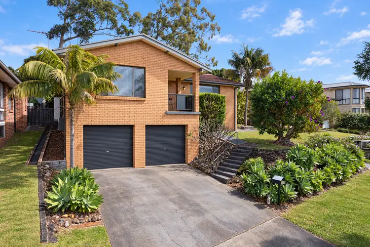 15 Marilyn Crescent