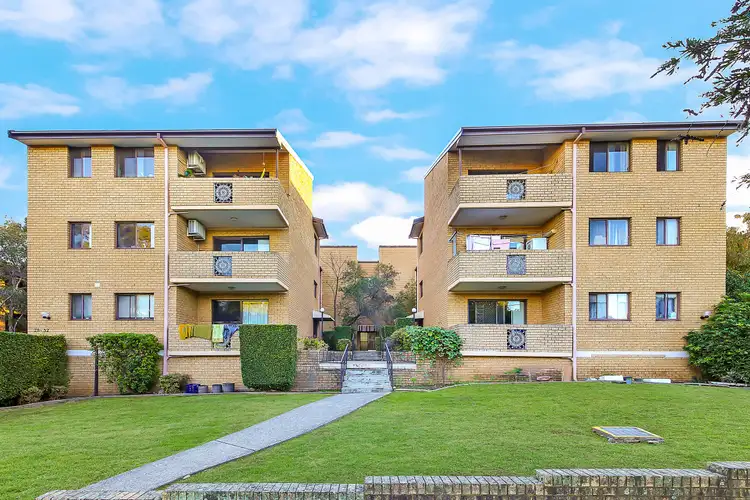 17/28 Weigand Avenue