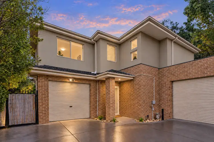 8 Leman Crescent