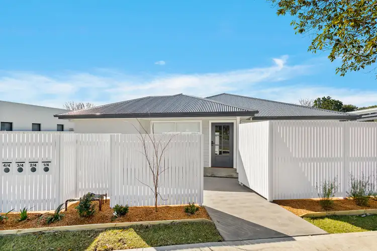 4 Calderwood Road