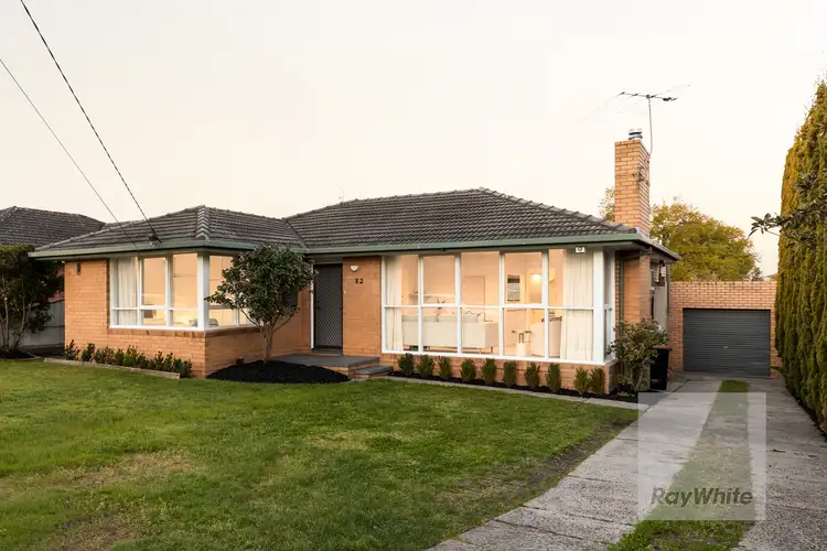 82 Moreton Crescent