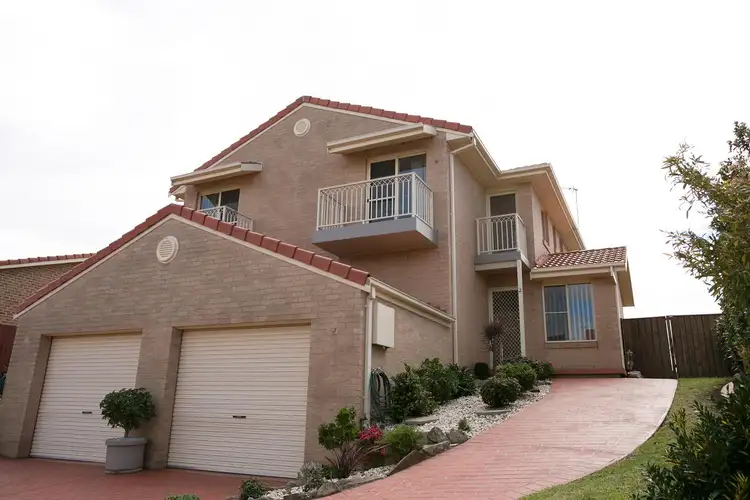 2/25 Glider Avenue