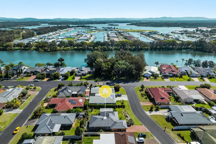 2 Kookaburra Court