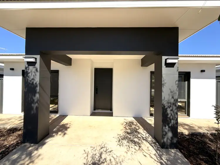 11 Langwell Lane