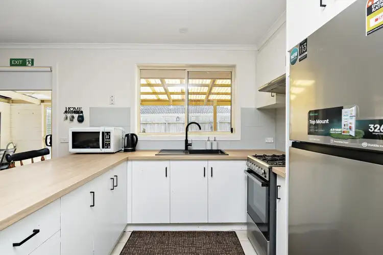 2 Seaspray Court