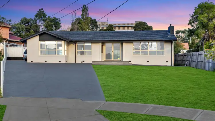 7 Lowan Court