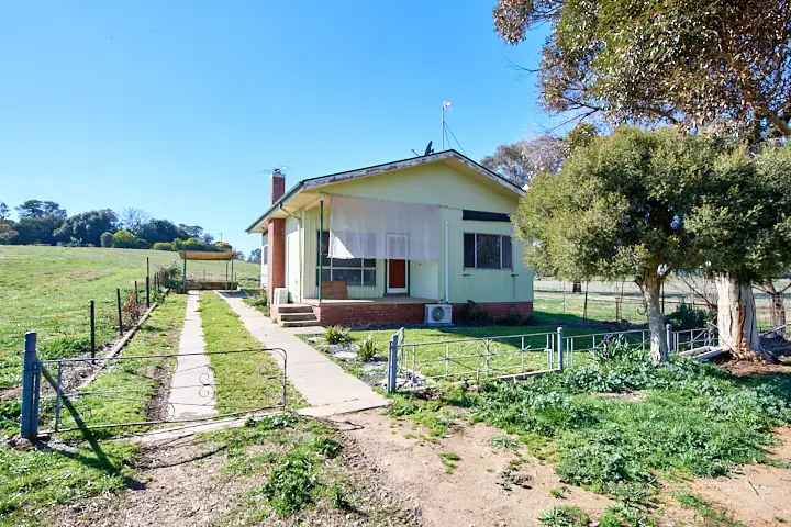 The Cottage 392 Oura Road