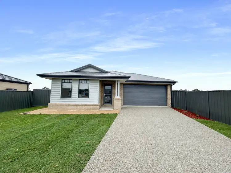 12 Kookaburra Street