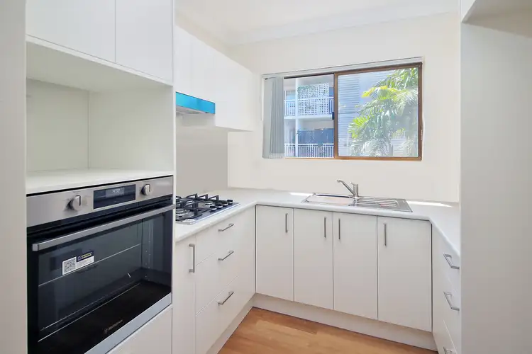 2/61 Lambton Street