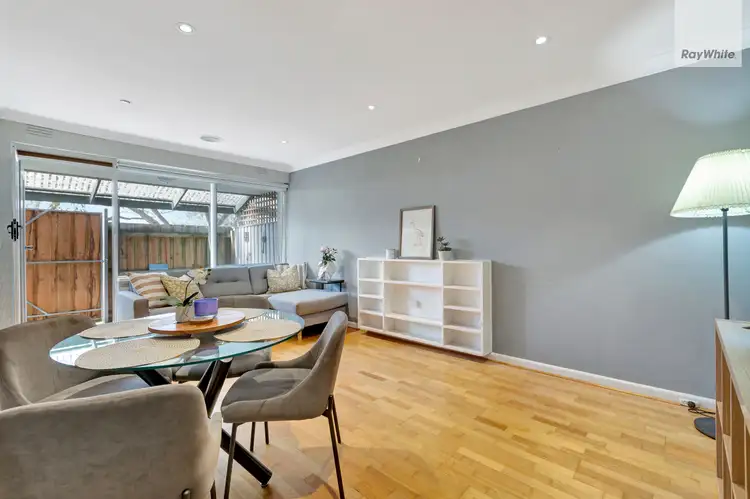 6 McLean Street