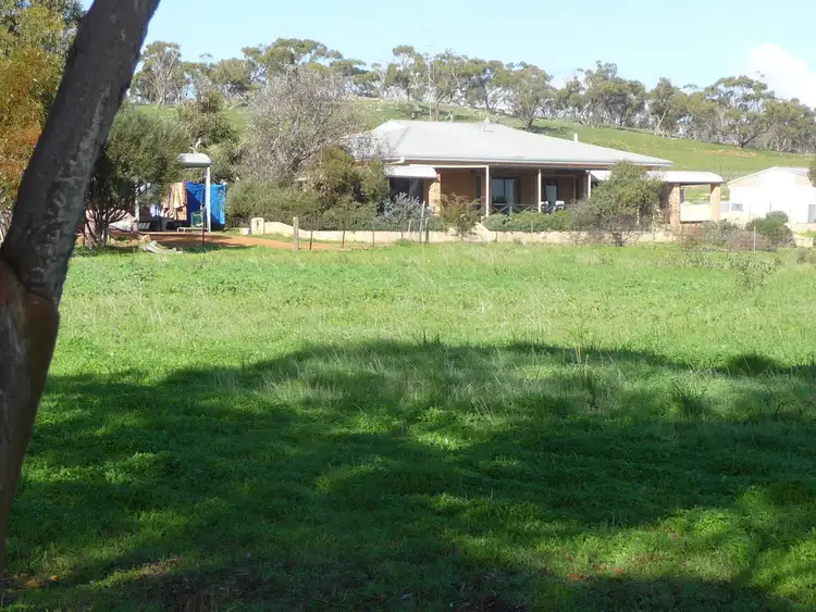 264 Buckingham Road, York WA 6302
