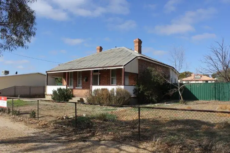 29 Kitchener Road, Merredin WA 6415