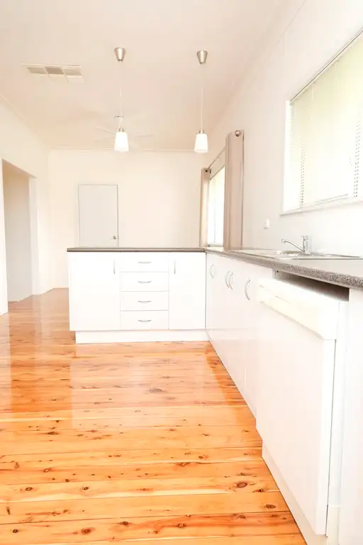 Sixth view of Homely house listing, 5 Valencia Street, Leeton NSW 2705