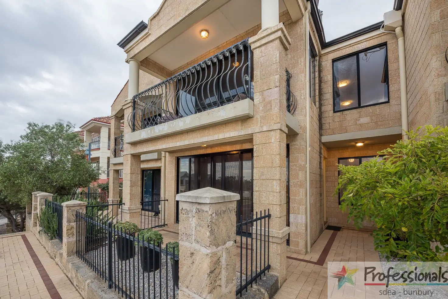 Main view of Homely townhouse listing, 2/15 Whale View, Bunbury WA 6230