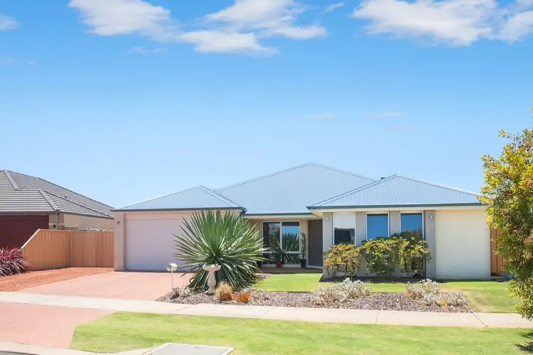16 Santons Approach, Yalyalup WA 6280
