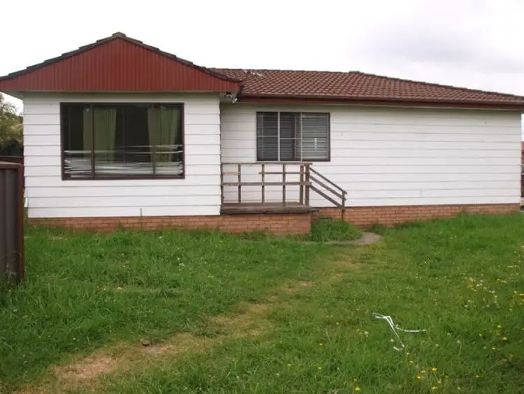 32F Henry Lawson Drive
