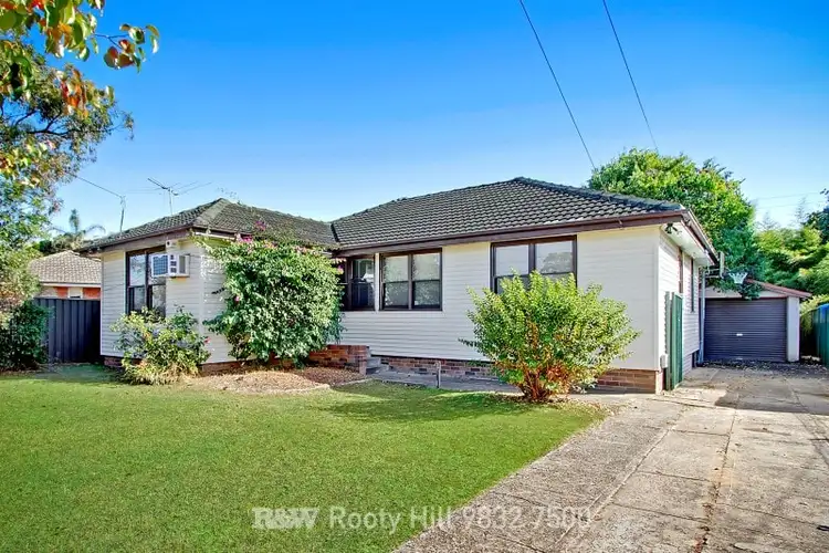 32 Wangaroa Crescent, Lethbridge Park NSW 2770