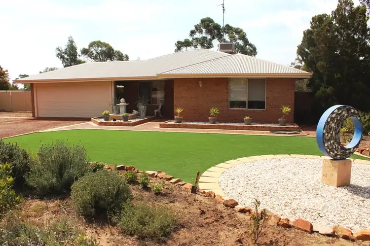 13 Frankish Rd, Northam WA 6401