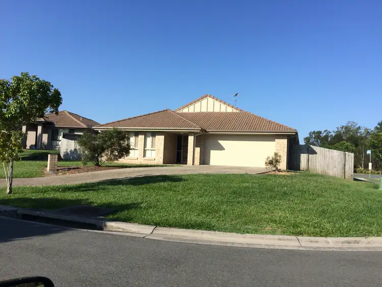 32 Van Beelen Street