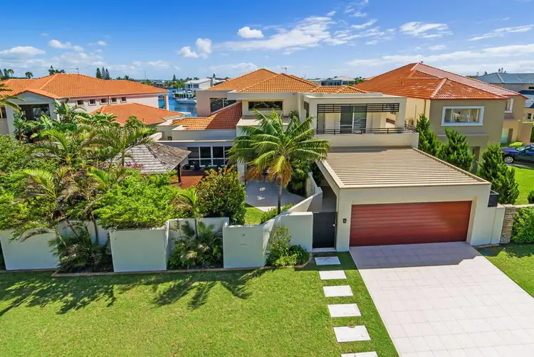 12 King Arthurs Court, Sovereign Islands QLD 4216
