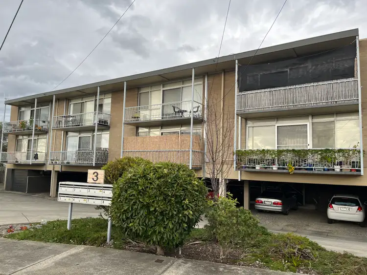 3/3 East Court, Newcomb VIC 3219