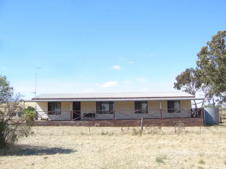 - Stone Hut Caltowie Road, Caltowie SA 5490