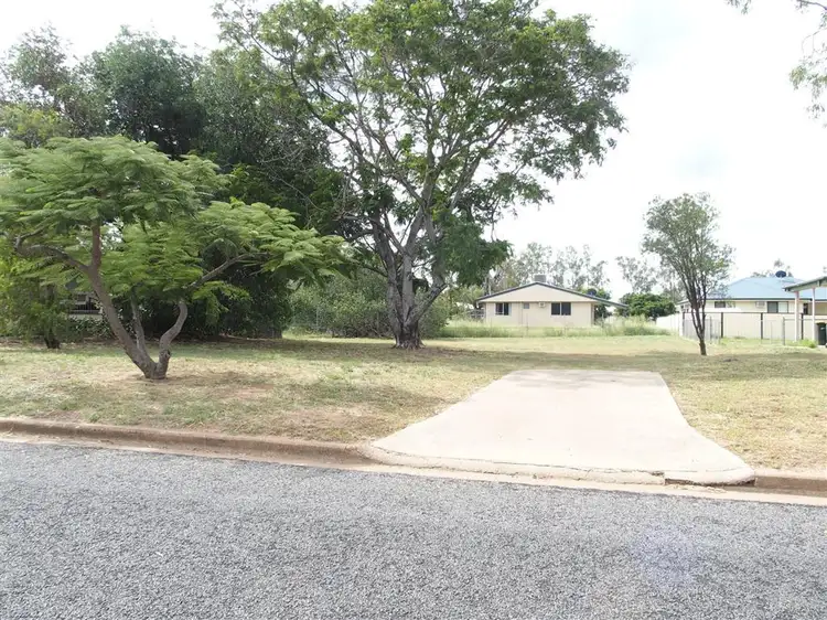 8 Oliffe Street, Blackwater QLD 4717