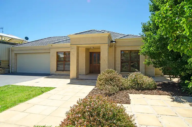 58 Renown Avenue, Victor Harbor SA 5211