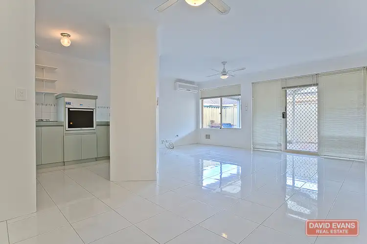 7/4 Dowling Street, Rockingham WA 6168