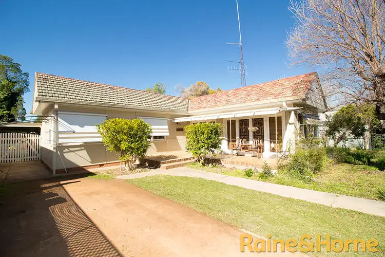 147 Third Avenue, Narromine NSW 2821