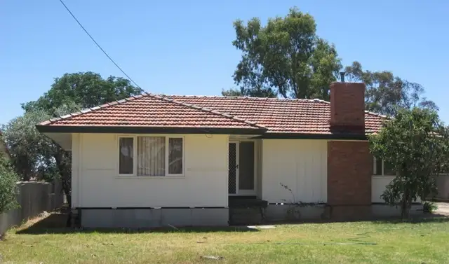 19 Clarke Avenue, Lake Grace WA 6353