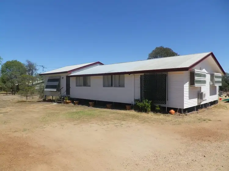 98 Roslyn Drive, Roma QLD 4455