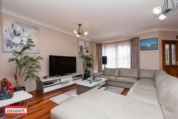 Fifth view of Homely house listing, 11 Kooluna Court, Frankston VIC 3199