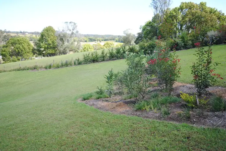 3 Grecian Bends, Greens Creek QLD 4570