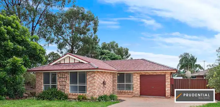 10 Gunn Place, St Helens Park NSW 2560