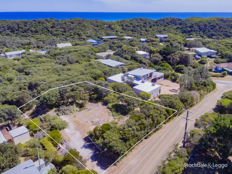 13-15 McIndoe Avenue, Venus Bay VIC 3956