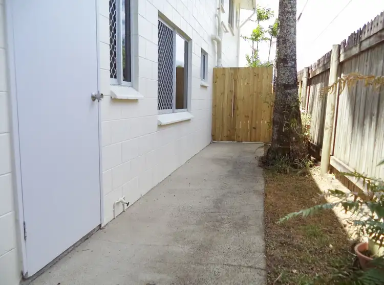 Fifth view of Homely apartment listing, 2/8 Bell Street, Bungalow QLD 4870