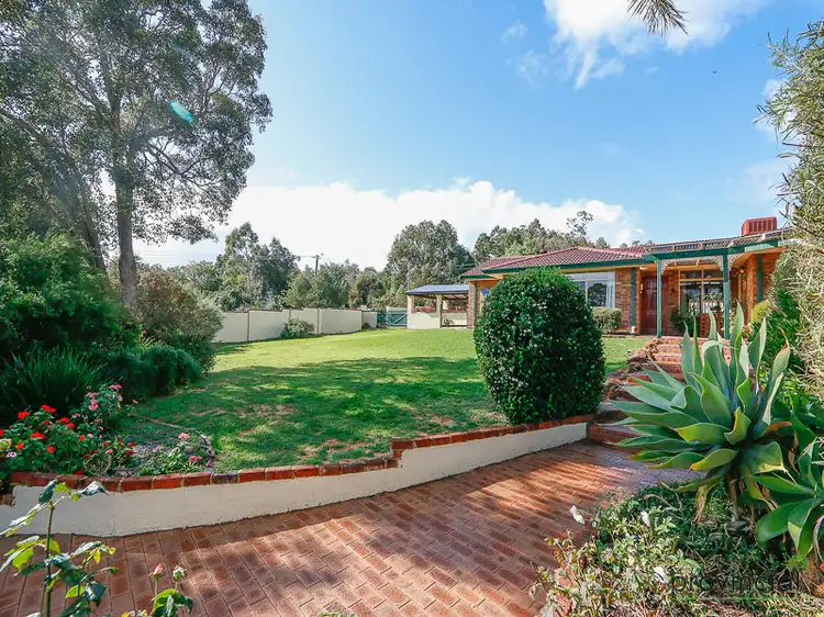 4 Grace Road, Kalamunda WA 6076