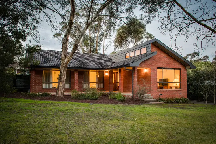 11 Mansfield Avenue, Mount Clear VIC 3350
